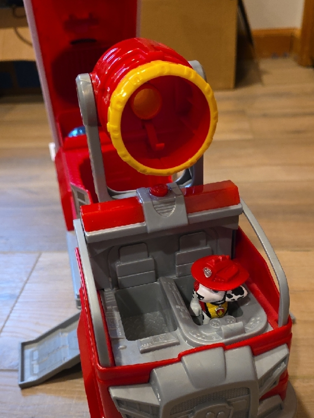 Paw Patrol Red Marshall Rescue Ladder Fire Truck Vehicle With Accessories - Picture 6 of 8